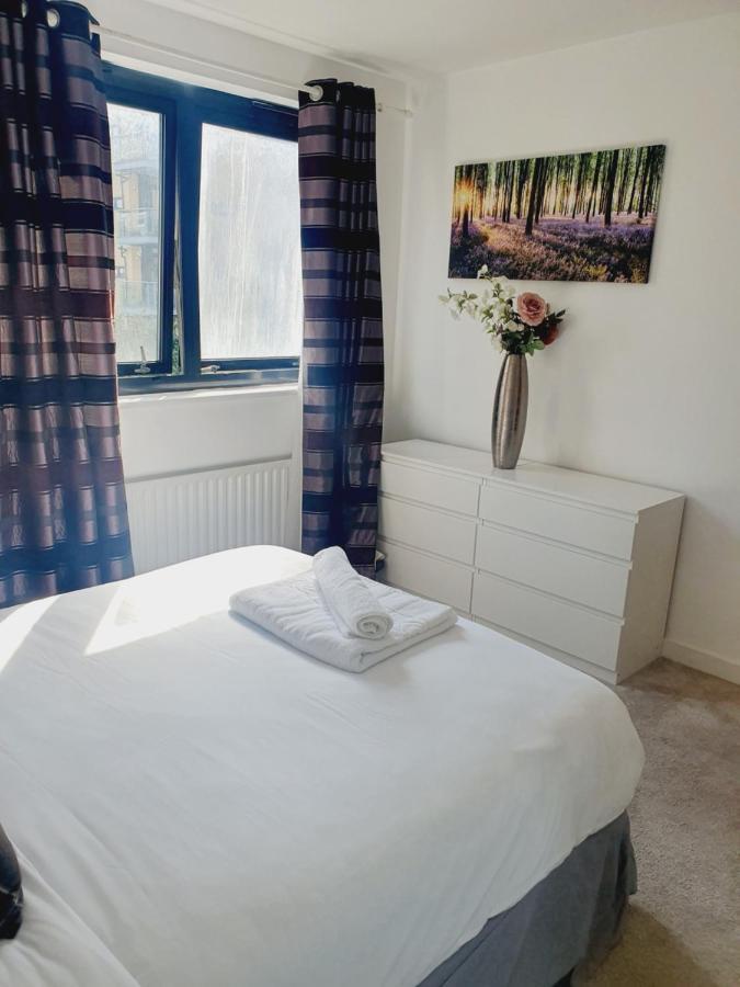 Luxury Canary Wharf Apartment With Free Parking London Eksteriør bilde