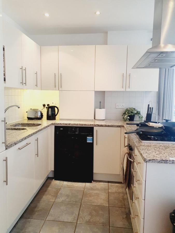 Luxury Canary Wharf Apartment With Free Parking London Eksteriør bilde