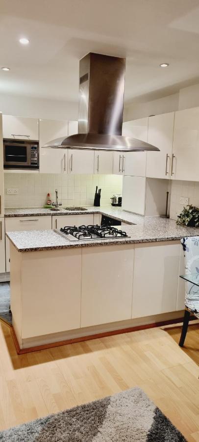Luxury Canary Wharf Apartment With Free Parking London Eksteriør bilde