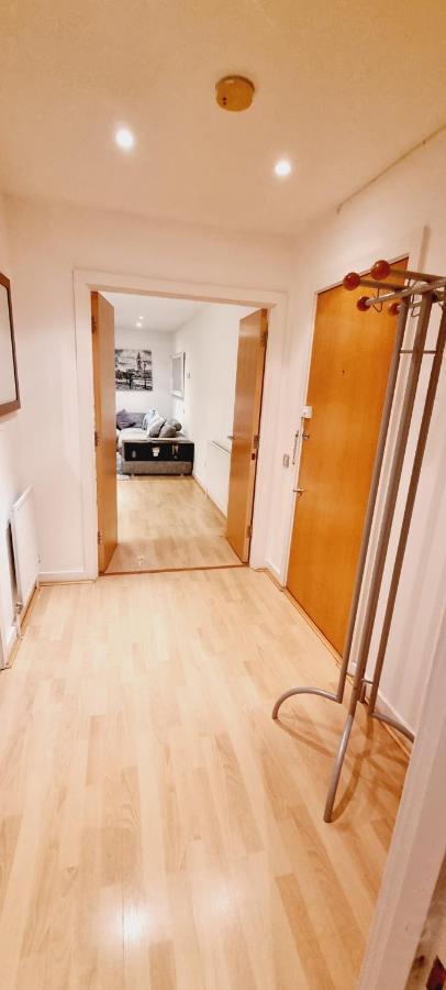 Luxury Canary Wharf Apartment With Free Parking London Eksteriør bilde
